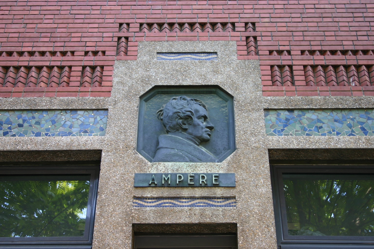 André-Marie Ampère's bas-relief, Ecole Superieure de Physique et de Chimie Industrielles, Paris (24).JPG